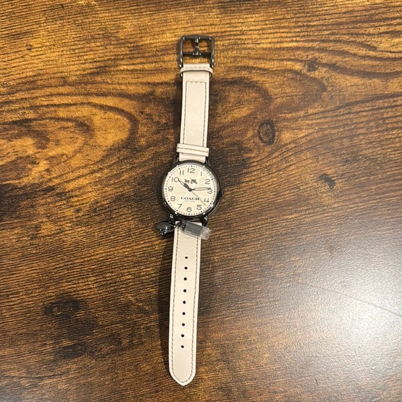 Coach Cream Watch with Elegant Design and Leather Strap - Picture 1 of 3